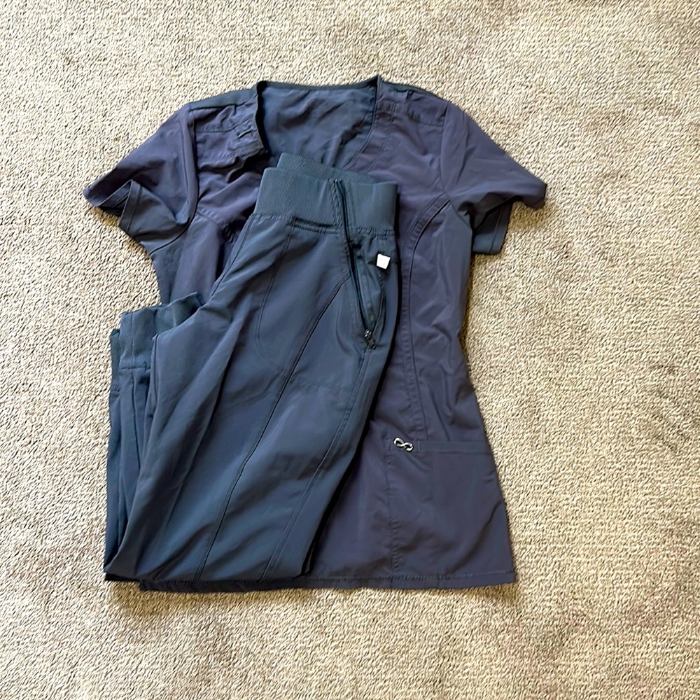 Women’s scrub set
